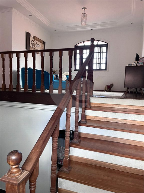 Sobrado à venda com 5 quartos, sendo 2 suítes,  em Jardim da Granja, São José dos Campos, SP