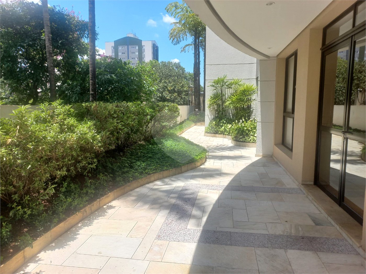 Apartamento à venda com 3 suítes em Vila Pompéia, São Paulo, SP