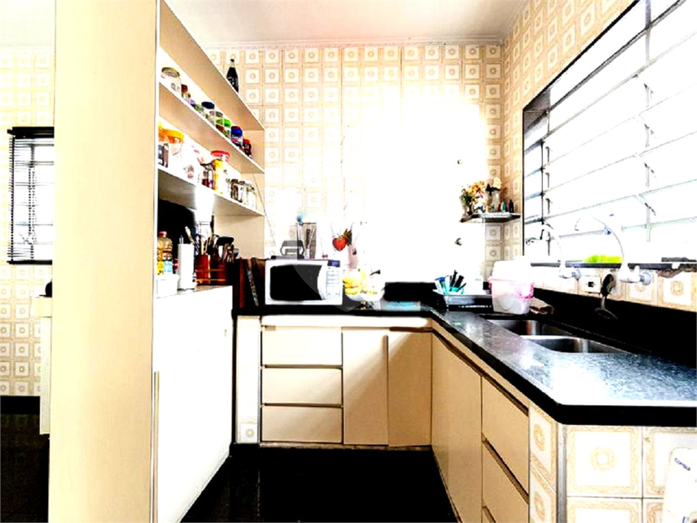 Casa à venda com 4 quartos, sendo 2 suítes, em Indianópolis, São Paulo, SP