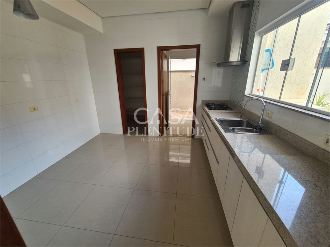 Casa em condomínio à venda com 3 suítes, em Iporanga, Sorocaba, SP