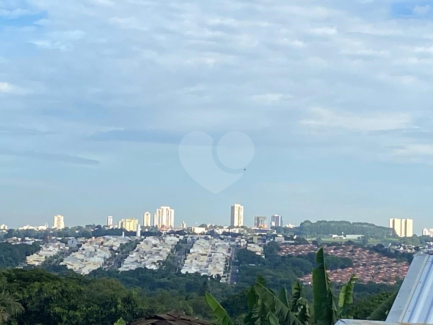Casa à venda com 4 quartos, sendo 2 suítes,  no condomínio Acmti - Colinas do Mosteiro, Terras de Itaici e Recanto dos Pássaros, Indaiatuba - SP