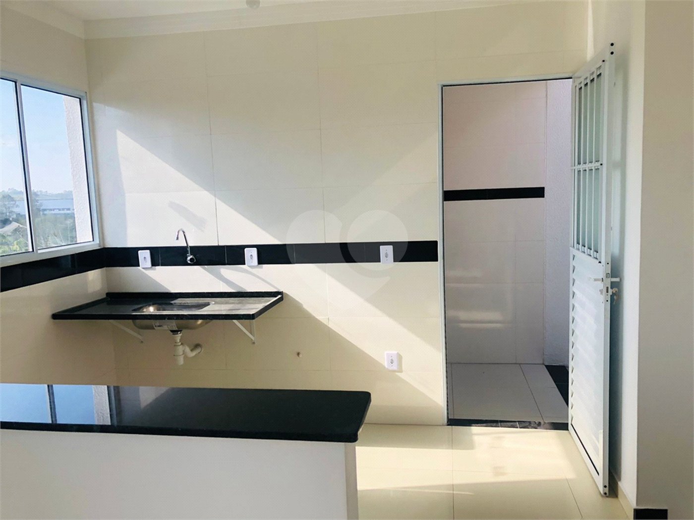 Casa à venda com 2 quartos no condomínio Residencial Turim, Mogi das Cruzes - SP
