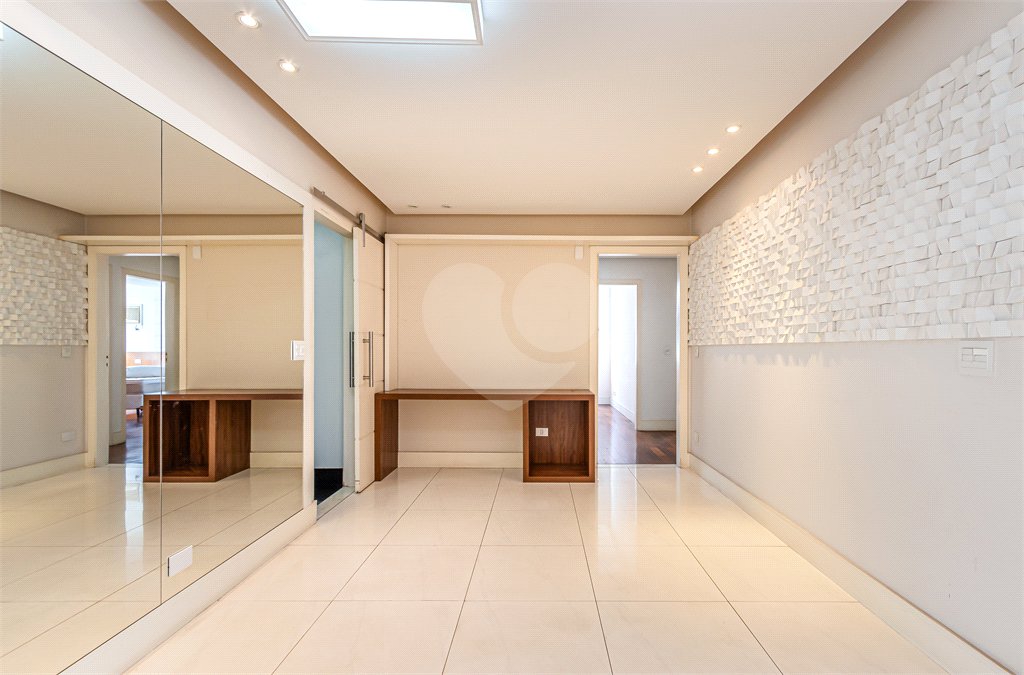 Apartamento à venda com 3 quartos, sendo 1 suíte, em Itaim Bibi, São Paulo, SP