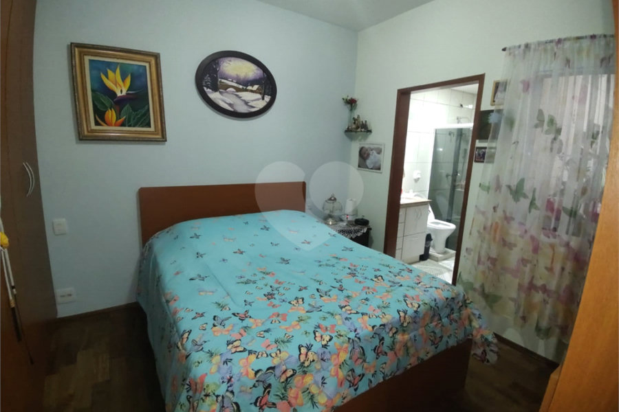 Casa à venda com 3 suítes no condomínio Morada das Hortênsias, São Paulo - SP