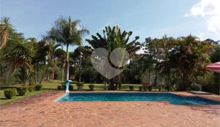 Chácara à venda com 4 quartos, sendo 3 suítes, em Tupy, Itapetininga, SP