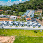 Casa térrea à venda com 3 quartos, sendo 1 suíte, no condomínio Flores da Usina, Atibaia - SP