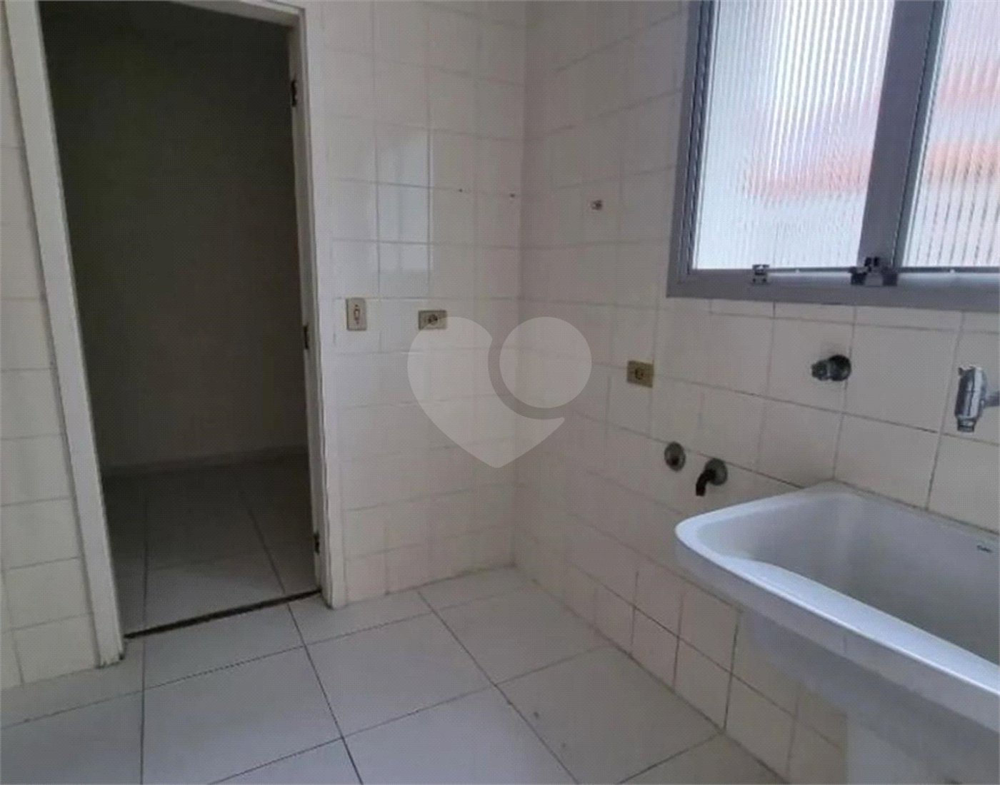 Apartamento à venda com 3 quartos em Pitangueiras, Guarujá, SP