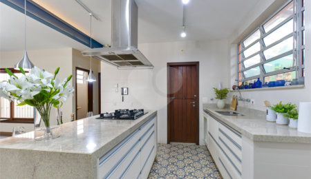 Casa Térrea à venda com 4 quartos, sendo 2 suítes, em Alto da Boa Vista, São Paulo, SP