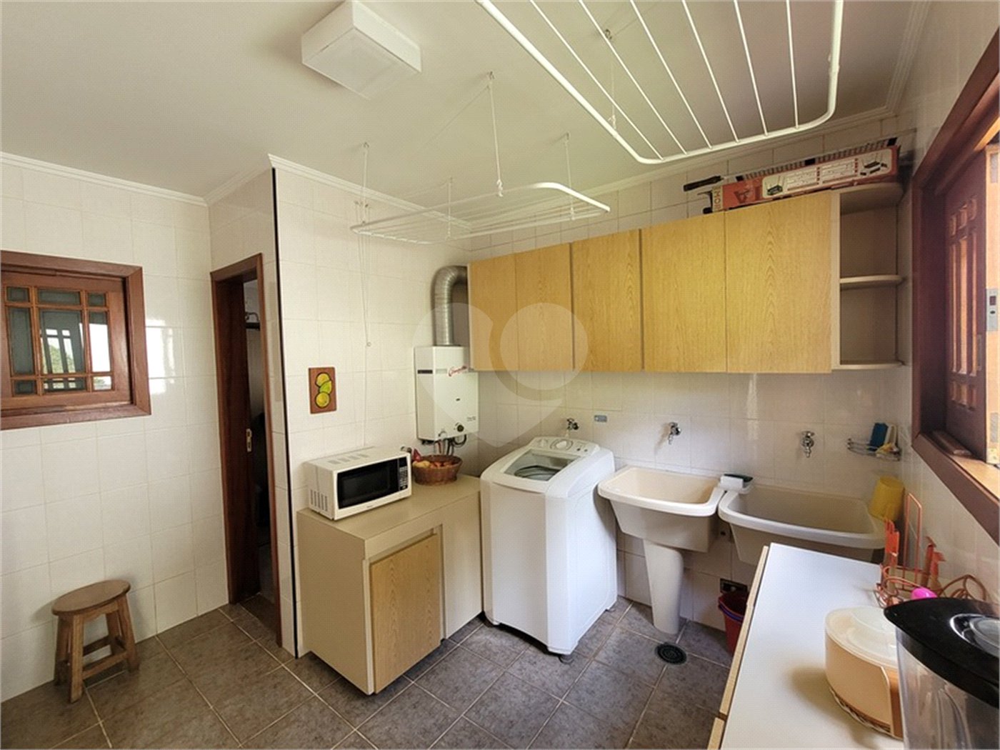 Casa à venda com 4 quartos, sendo 2 suítes, no condomínio Alpes da Cantareira, Mairiporã - SP