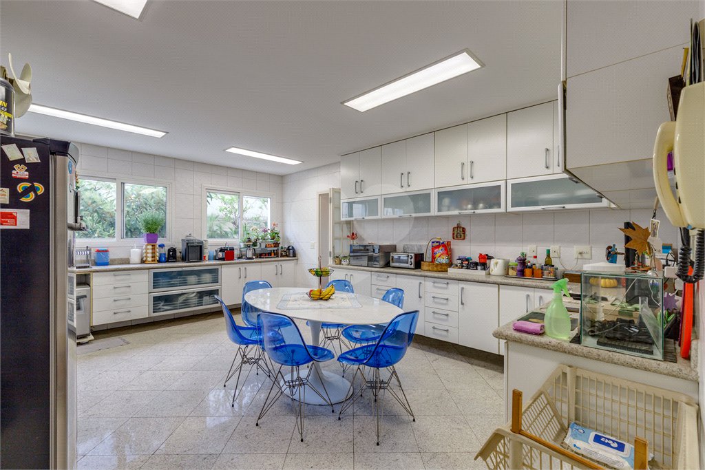 Casa à venda com 4 suítes em Chácara Monte Alegre, São Paulo, SP