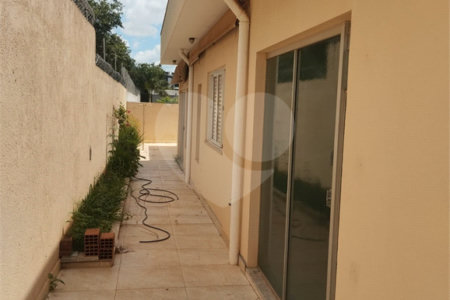 Sobrado à venda com 4 quartos, sendo 3 suítes, em Altos do Jaraguá, Araraquara, SP