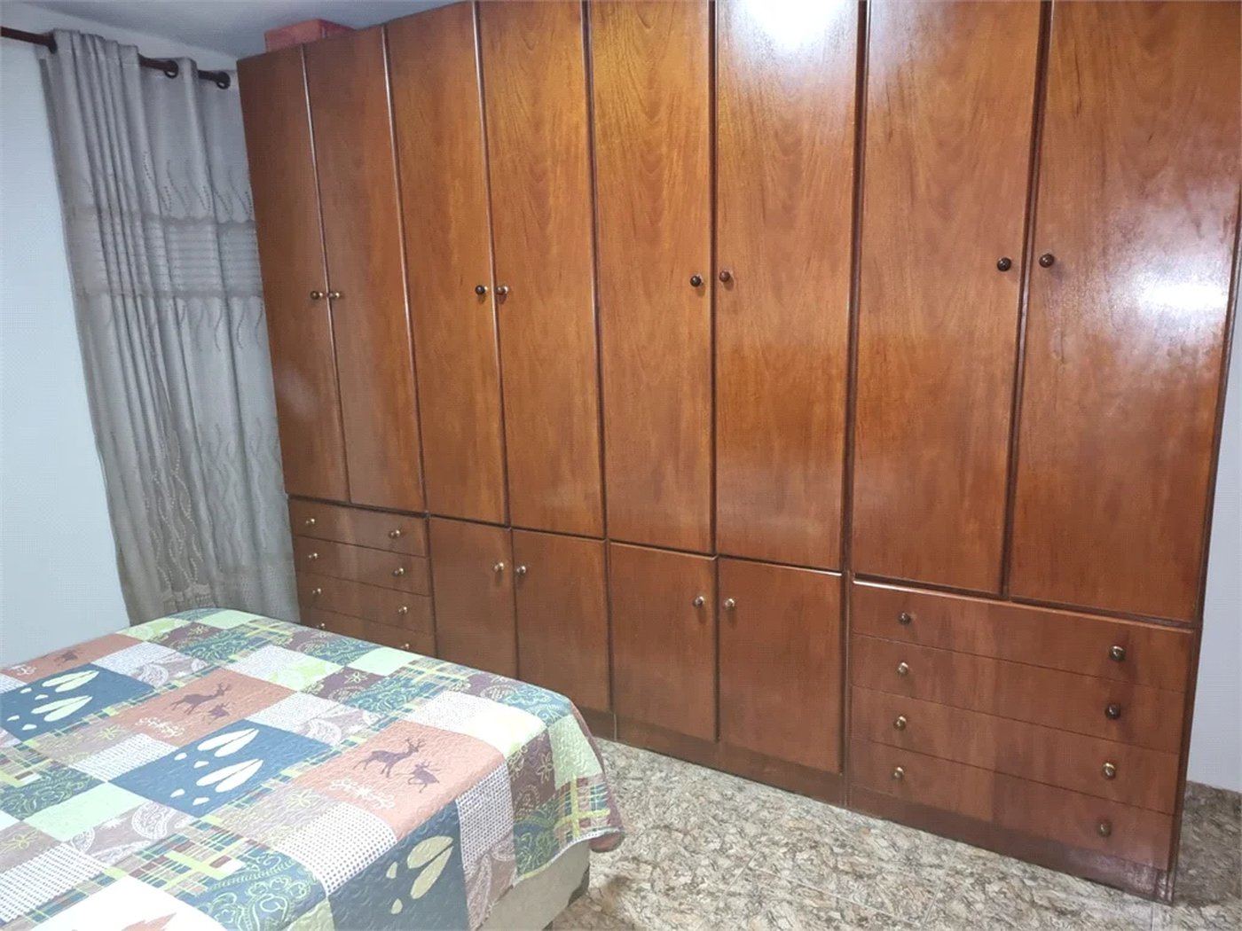 Sobrado à venda com 3 quartos, sendo 1 suíte,  em Jardim Campo Limpo, São Paulo, SP