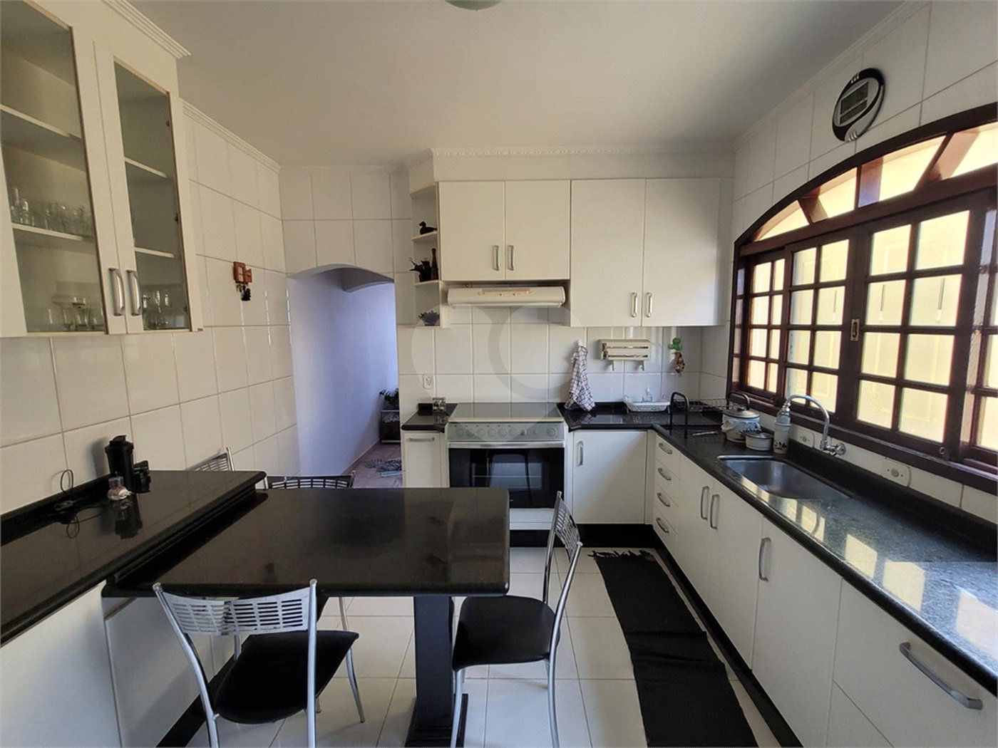 Sobrado à venda com 3 quartos, sendo 1 suíte, em Vila dos Remédios, São Paulo, SP