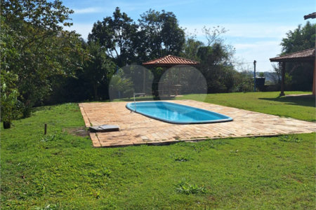 Chácara à venda ou para alugar com 3 quartos, sendo 1 suíte,  em Parque Residencial Itapeti, Mogi das Cruzes, SP