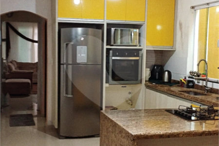 Sobrado à venda com 3 quartos, sendo 1 suíte,  em Vila Nova Cintra, Mogi das Cruzes, SP