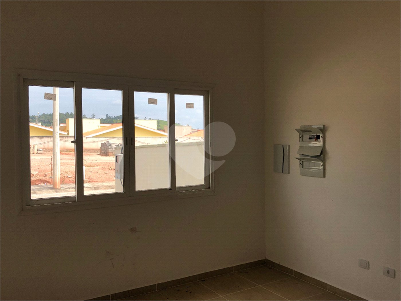 Casa à venda com 3 quartos, sendo 1 suíte, no condomínio Marfi Iii- Fase Iii, Bom Jesus dos Perdões - SP