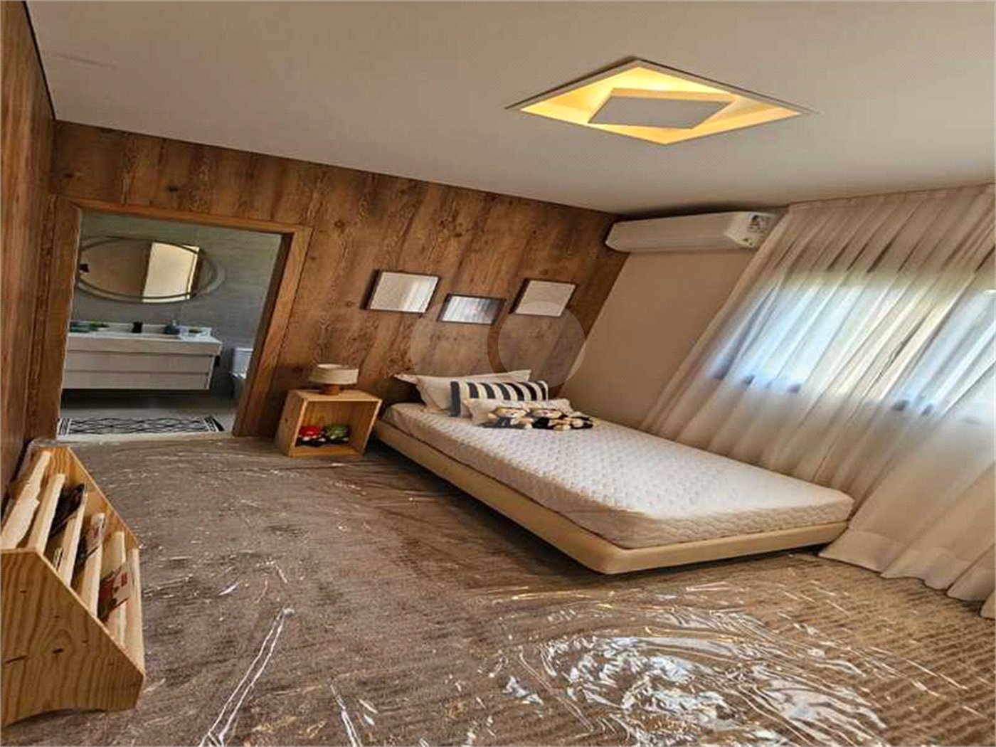 Casa à venda com 3 suítes no condomínio Lagú, São Roque - SP