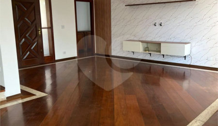 Sobrado à venda ou para alugar com 4 quartos, sendo 3 suítes,  em Serra da Cantareira, Mairiporã, SP