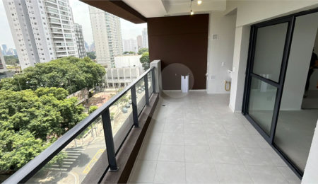 Apartamento à venda com 3 quartos, sendo 1 suíte,  em Alto da Boa Vista, São Paulo, SP