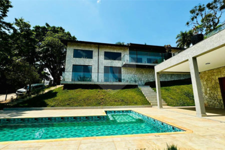 Casa à venda com 4 suítes no condomínio Associação Portal Ouro Verde, Atibaia - SP