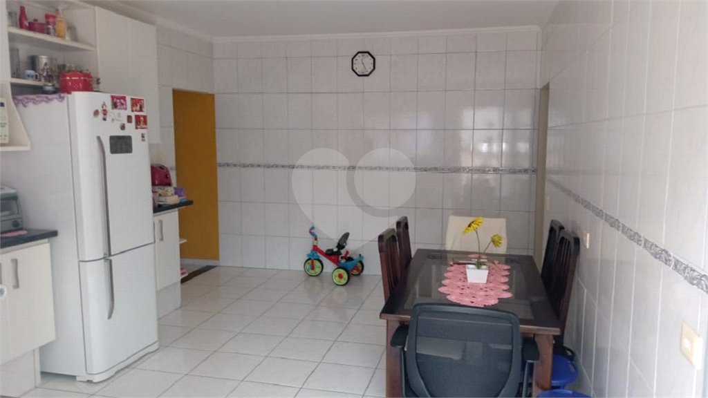 Casa à venda com 4 quartos, sendo 2 suítes,  em Jardim Terezópolis, Guarulhos, SP