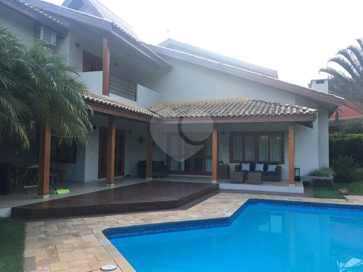 Casa à venda com 3 suítes no condomínio Lago Azul Residencial e Golfe, Araçoiaba da Serra - SP