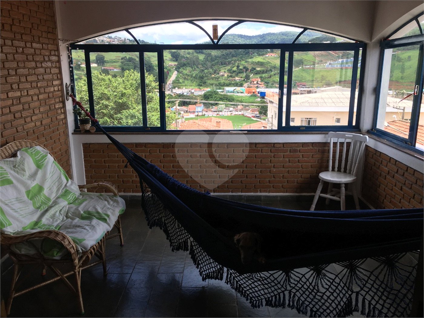 Casa à venda com 4 quartos, sendo 1 suíte, no Centro, Piracaia, SP