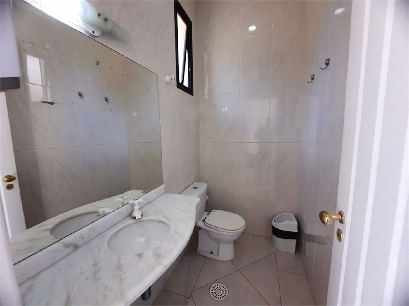 Apartamento Residencial à venda, Balneário Cidade Atlântica, Guarujá - AP1137.