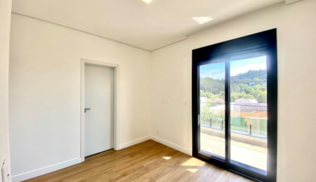 Casa à venda com 3 suítes no condomínio Vila Giardino, Jundiaí - SP