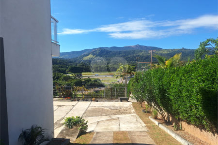 Casa à venda com 3 quartos, sendo 1 suíte, em Jardim Estância Brasil, Atibaia, SP