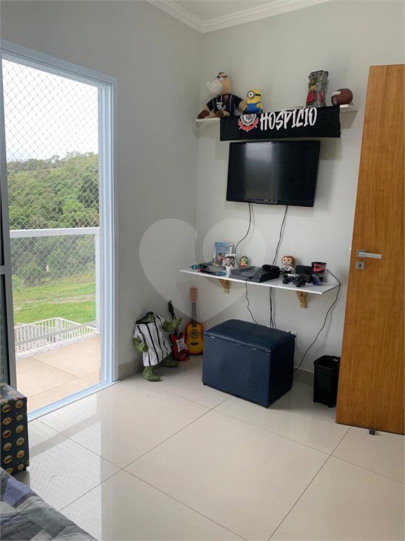 Casa à venda com 3 quartos, sendo 1 suíte, no condomínio Residencial Ponderosa, São Roque - SP