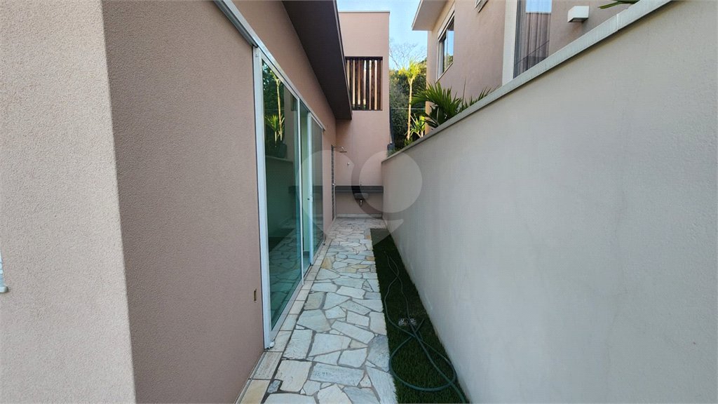 Casa à venda com 4 suítes no condomínio Santa Isabel I, Louveira - SP