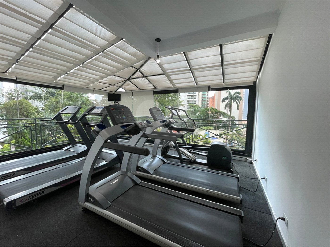 Apartamento à venda com 3 suítes em Campo Belo, São Paulo, SP
