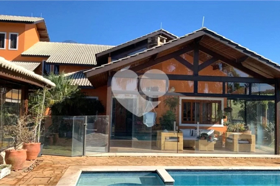 Casa à venda com 4 suítes no condomínio Suíça da Cantareira, Mairiporã - SP