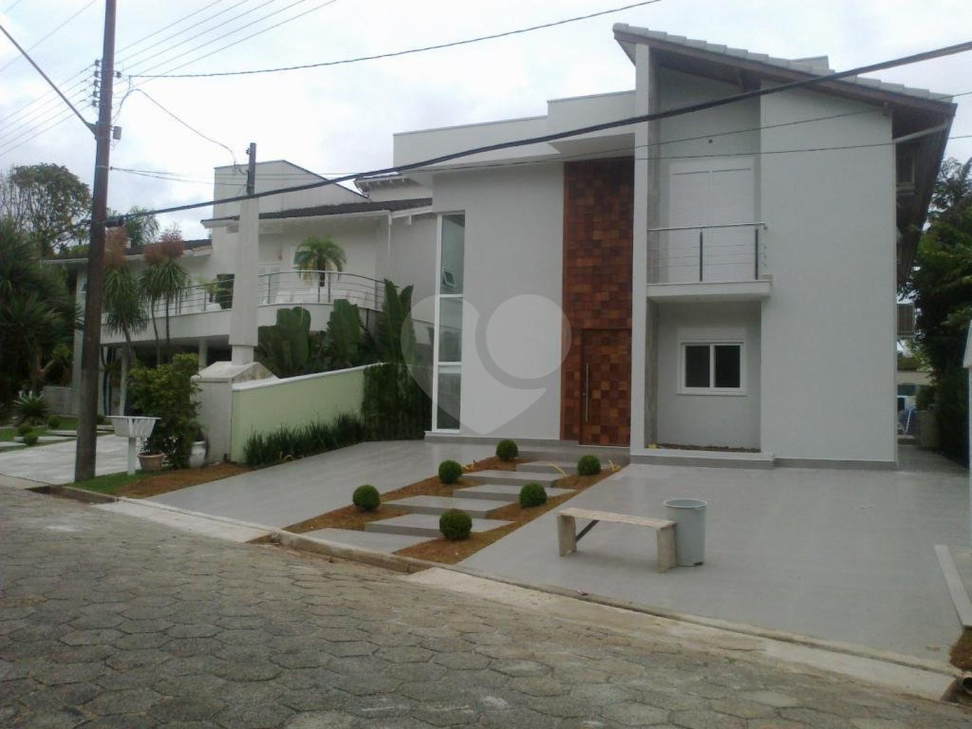 Sobrado à venda com 5 suítes em Enseada, Bertioga, SP