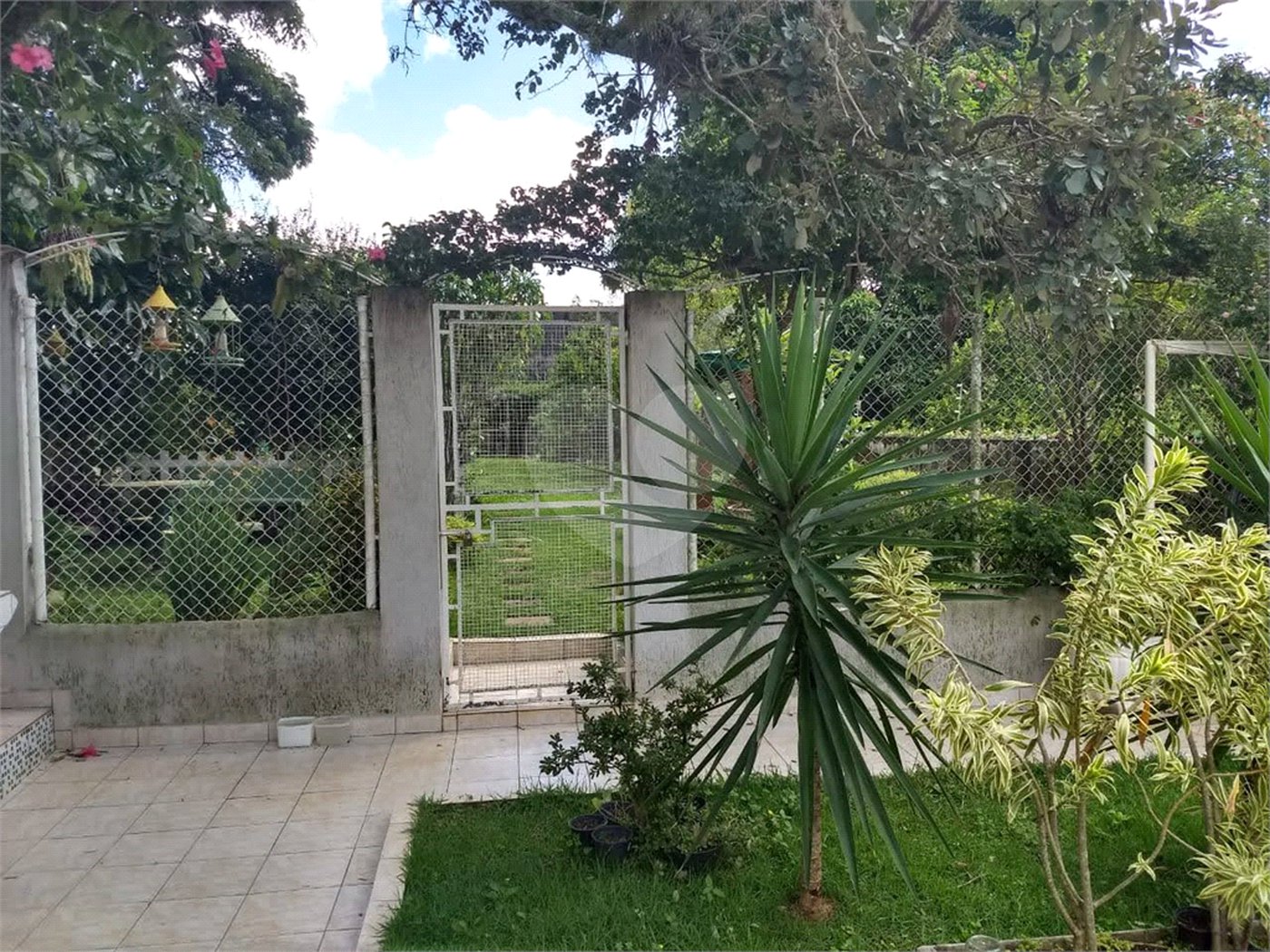 Casa à venda com 4 quartos, sendo 2 suítes, em Vila Petrópolis, Atibaia, SP
