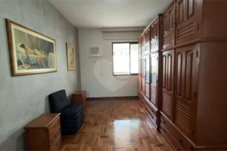 Apartamento à venda com 2 quartos, sendo 1 suíte,  em Laranjeiras, Rio de Janeiro, RJ