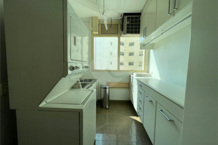 Apartamento à venda com 3 suítes em Campo Belo, São Paulo, SP