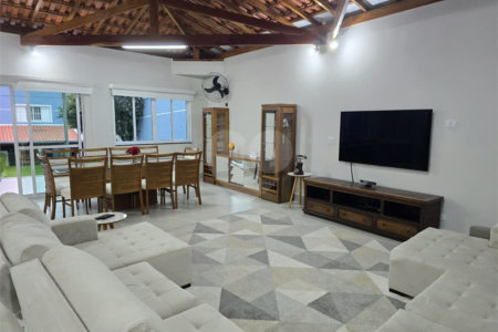 Casa à venda com 3 quartos, sendo 1 suíte, em Santa Teresinha, São Paulo, SP