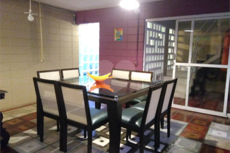 Casa Térrea à venda com 4 quartos, sendo 1 suíte, em Vila Guaca, São Paulo, SP
