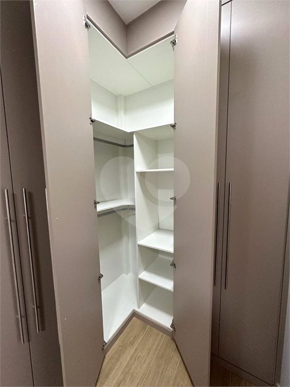Casa à venda com 3 quartos, sendo 1 suíte, no condomínio Lagos D´icaraí, Salto - SP