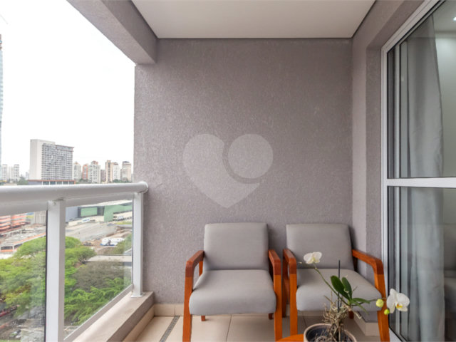 Apartamento à venda com 3 quartos, sendo 1 suíte,  em Chácara Santo Antônio, São Paulo, SP