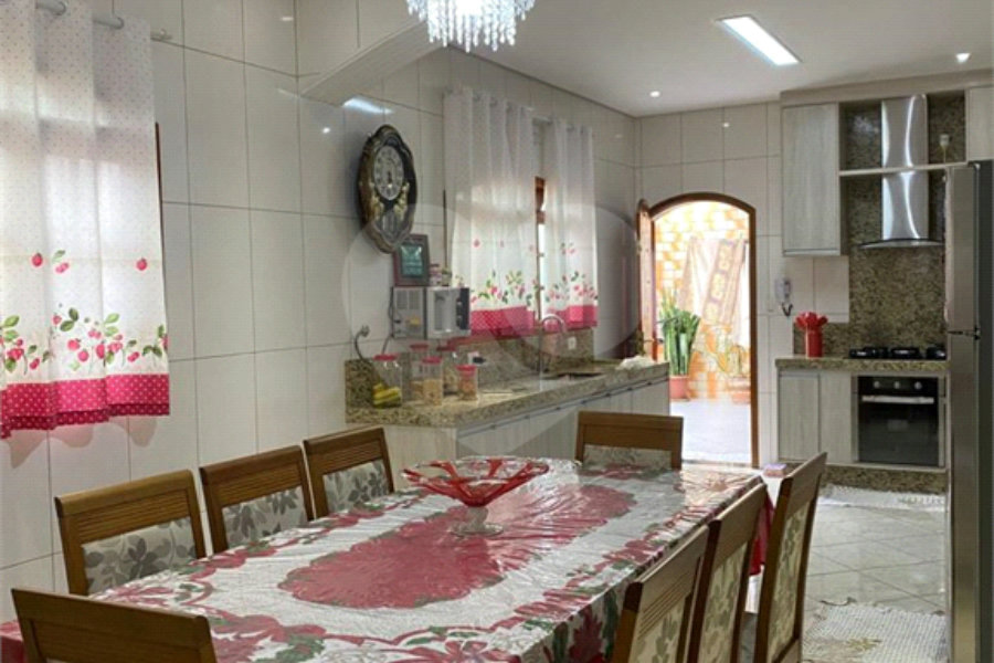 Casa à venda com 3 quartos, sendo 2 suítes, em Jardim Brasil, Guarulhos, SP