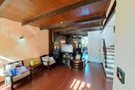 Sobrado com 112m² , 3 dormitórios , sendo 1 suíte , 3 vagas de garagem , à venda no Bosque da Saúde.
