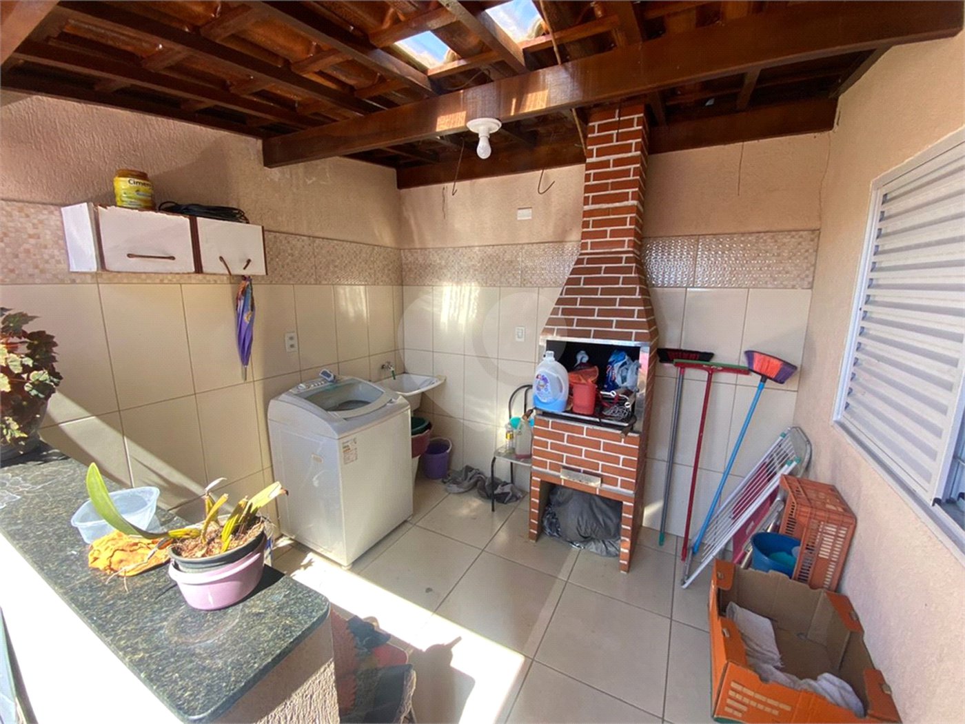 Casa e sala comercial na Vila Jacobucci