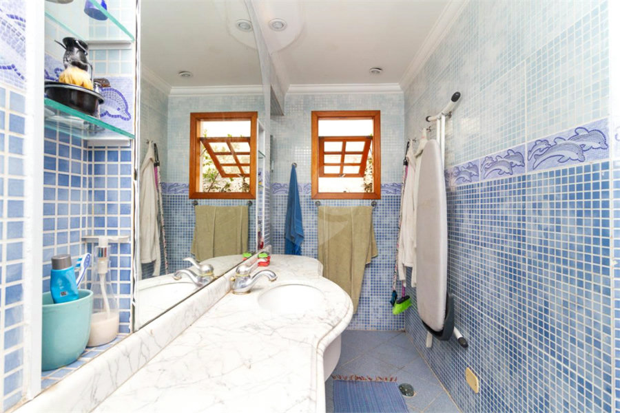Casa à venda com 4 quartos, sendo 2 suítes, no condomínio Da Serra, São Paulo - SP