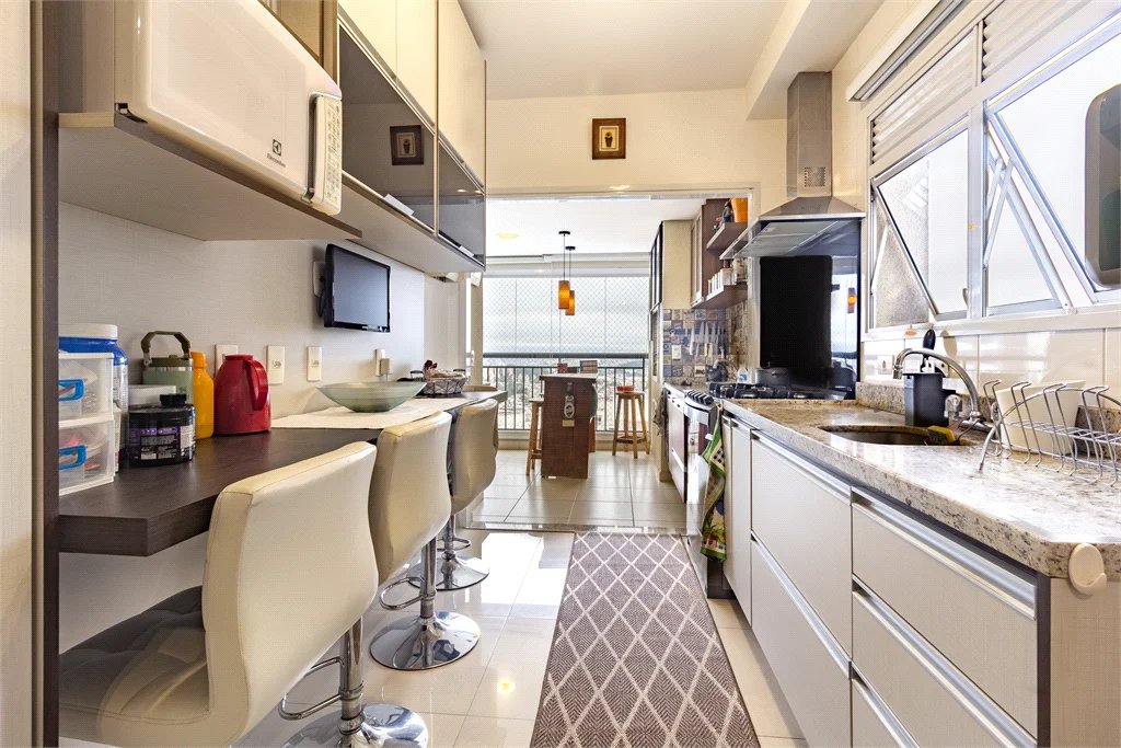 Apartamento à venda com 3 suítes em Parque Reboucas, São Paulo, SP