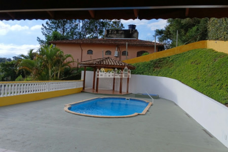 Casa para alugar com 3 quartos, sendo 1 suíte, em Vila Petrópolis, Atibaia, SP