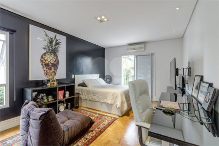 Casa de Vila à venda com 3 quartos, sendo 2 suítes, em Brooklin Velho, São Paulo, SP