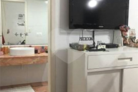 Casa à venda com 4 quartos, sendo 3 suítes, no condomínio Residencial Nova Cantareira, São Paulo - SP